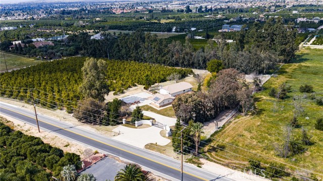 Detail Gallery Image 45 of 46 For 31144 5th Ave, Redlands,  CA 92374 - 4 Beds | 4/1 Baths