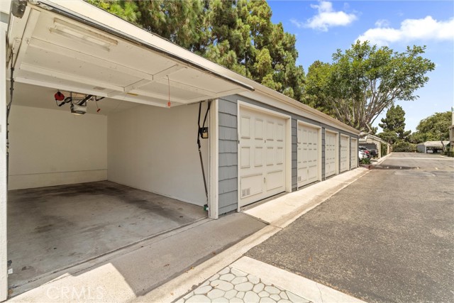 7291 Coho Dr, Huntington Beach CA: https://media.crmls.org/medias/487a36b1-cc3c-4bac-8c1a-4f57c933ffa1.jpg