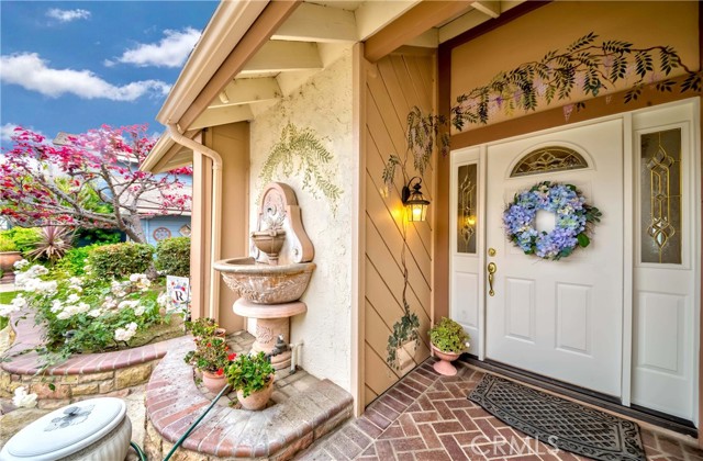 Detail Gallery Image 2 of 59 For 2592 Flanders Ct, Brea,  CA 92821 - 4 Beds | 2/1 Baths
