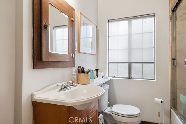 Detail Gallery Image 14 of 26 For 1119 Princeton Dr, Glendale,  CA 91205 - 2 Beds | 1 Baths