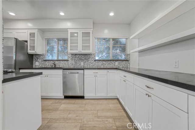 Detail Gallery Image 12 of 34 For 11535 Culver, Los Angeles,  CA 90066 - 3 Beds | 2 Baths