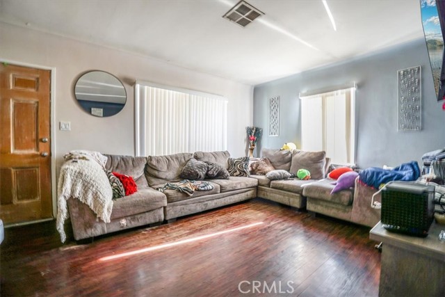 27068 Jarvis Street, Perris CA: https://media.crmls.org/medias/487c7e99-3ab4-402a-9c46-971dc9abda3d.jpg