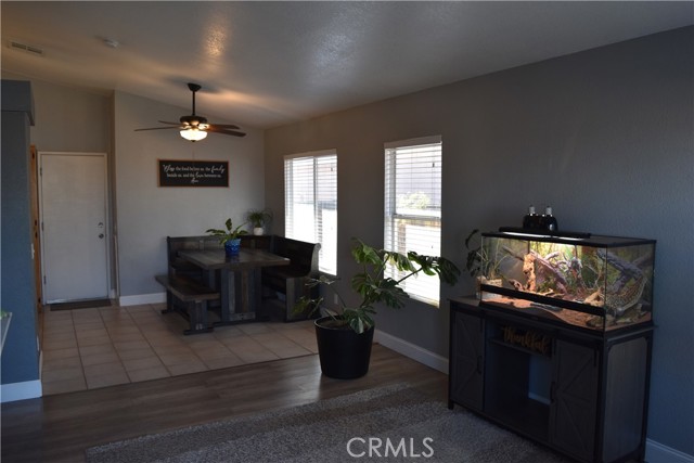 Detail Gallery Image 7 of 18 For 13598 W Nolina, Hesperia,  CA 92344 - 4 Beds | 2 Baths
