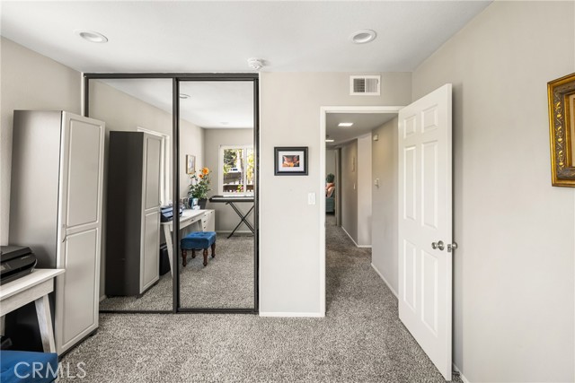 7648 Bay Drive, Huntington Beach CA: https://media.crmls.org/medias/487c994b-791b-4333-9fee-ae888723f52a.jpg
