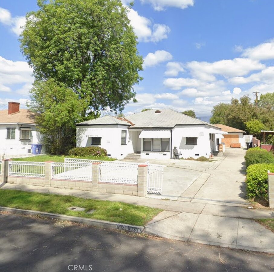 Triplex at 9031 Marshall Street