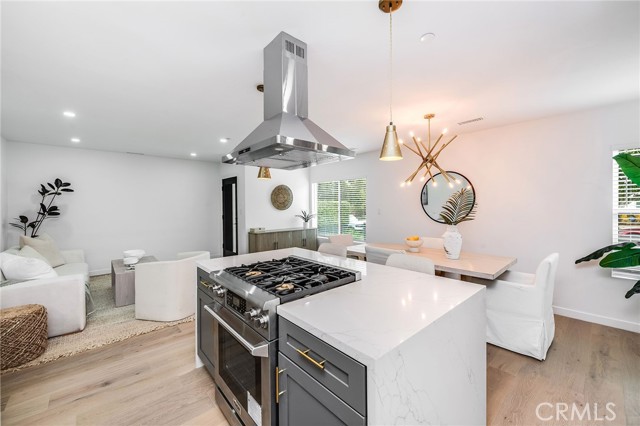 12520 Gilmore Avenue, Los Angeles CA: https://media.crmls.org/medias/487d2efa-a58a-441a-8f3f-1ed8ce3ab575.jpg