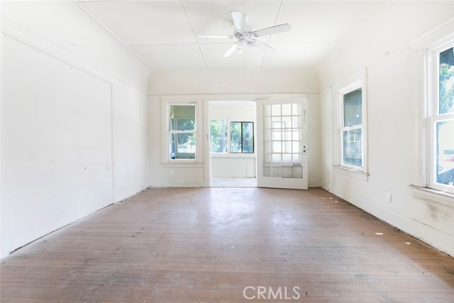 325 S Los Robles Avenue, Pasadena CA: https://media.crmls.org/medias/487d4ed1-9b0c-451a-8fdd-680582d0220e.jpg