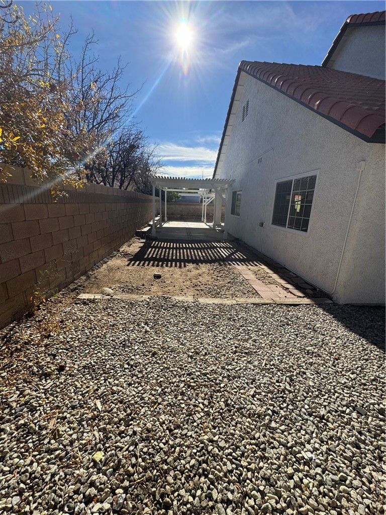 https://media.crmls.org/medias/487d6635-d2c6-45ce-a1ae-7af27751f2e8.jpg?preset=X-Large