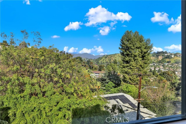 Detail Gallery Image 36 of 45 For 3949 Glenalbyn Dr, Los Angeles,  CA 90065 - 3 Beds | 2/1 Baths