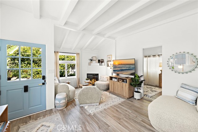 Detail Gallery Image 6 of 42 For 565 Lombardy Ln, Laguna Beach,  CA 92651 - 2 Beds | 1 Baths