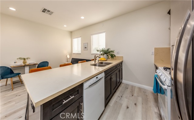 Detail Gallery Image 21 of 30 For 6051 Summerdale Dr, Huntington Beach,  CA 92647 - – Beds | – Baths