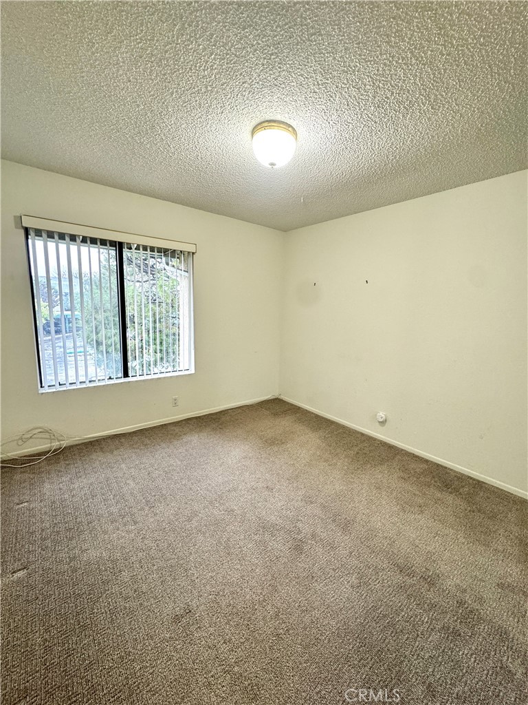 https://media.crmls.org/medias/487e8900-796b-4043-8f42-09dbebf98dfa.jpg?preset=X-Large