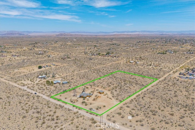 3977 Sage Avenue, Yucca Valley CA: https://media.crmls.org/medias/487fa319-108a-45ba-9ac1-2f5694eddcfc.jpg
