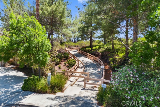 27811 Bloomfield Court, Valencia CA: https://media.crmls.org/medias/487fddbd-70e1-4d0f-982d-01352c0dc588.jpg