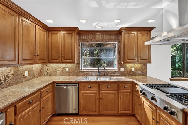 279 S Cumberland, Lake Arrowhead, CA 92352