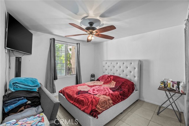 Detail Gallery Image 22 of 39 For 1709 S Townsend St, Santa Ana,  CA 92704 - 4 Beds | 2/1 Baths