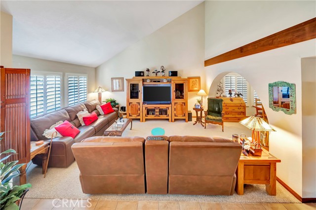 Detail Gallery Image 7 of 74 For 433 Fairway Dr, Palmdale,  CA 93551 - 5 Beds | 3/1 Baths