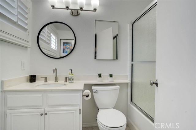 Detail Gallery Image 11 of 20 For 28141 Royal Rd, Castaic,  CA 91384 - 3 Beds | 2/1 Baths