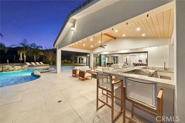 Detail Gallery Image 4 of 26 For 45090 via Tornado, Temecula,  CA 92590 - 4 Beds | 4 Baths