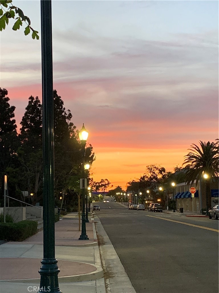 https://media.crmls.org/medias/4882179e-15e7-445d-a280-698ee36548ad.jpg?preset=X-Large