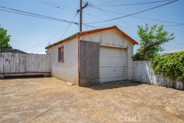 1715 Cherry Street, Bakersfield CA: https://media.crmls.org/medias/48826bbc-99e5-4b92-879e-5d0eea9b2557.jpg