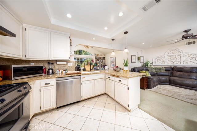 Detail Gallery Image 8 of 26 For 2669 Calle Bienvenido, Thousand Oaks,  CA 91360 - 3 Beds | 2 Baths