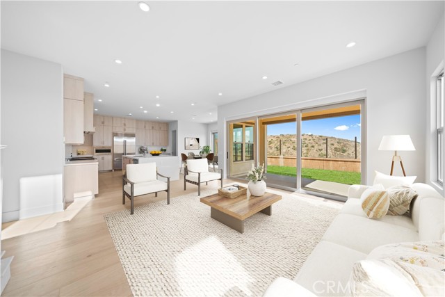 100 Mossvine, Irvine CA: https://media.crmls.org/medias/4882d3e0-3d8f-47bd-9baf-73d03092cb3e.jpg