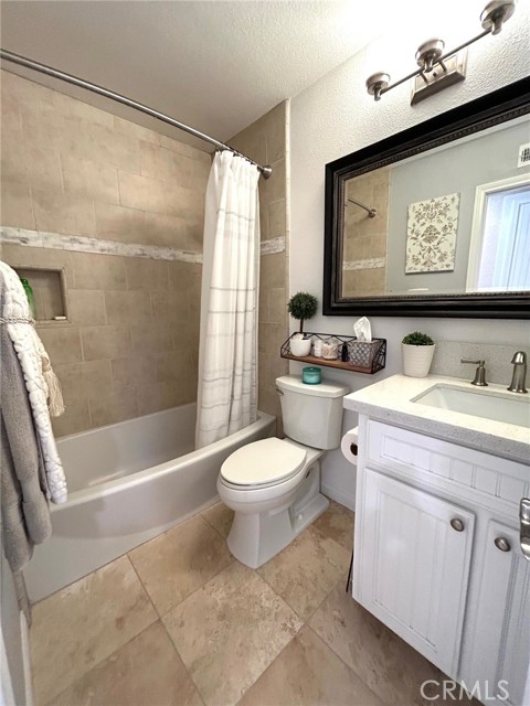 Detail Gallery Image 9 of 12 For 21166 Cedar Ln, Mission Viejo,  CA 92691 - 3 Beds | 2 Baths