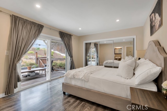 Detail Gallery Image 15 of 29 For 19419 Oxnard St, Tarzana,  CA 91356 - 4 Beds | 4 Baths