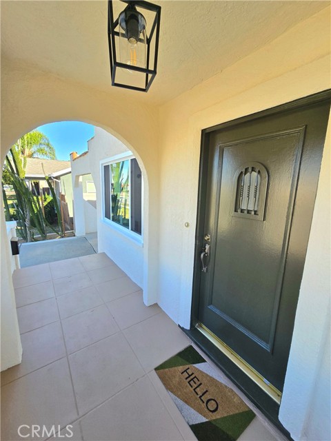 Detail Gallery Image 8 of 41 For 2022 W 75th St, Los Angeles,  CA 90047 - 2 Beds | 1 Baths