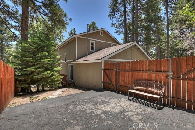 31816 Silver Spruce Drive, Running Springs CA: https://media.crmls.org/medias/4883b281-1773-41e7-92d1-f7c7b0e845eb.jpg