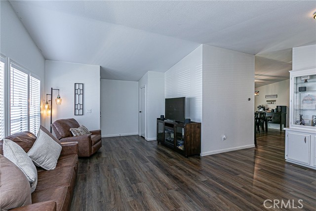 Detail Gallery Image 9 of 36 For 822 Greenacre, Santa Maria,  CA 93455 - 2 Beds | 2 Baths