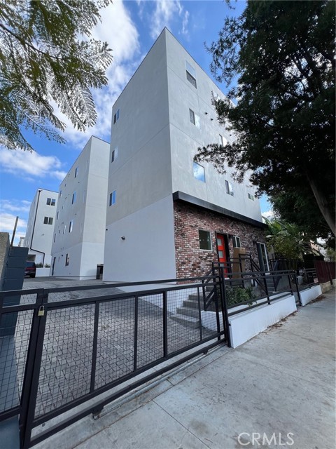 1218 Arapahoe St, Los Angeles CA: https://media.crmls.org/medias/48848c34-b075-4139-88dd-fbdcce5eca92.jpg
