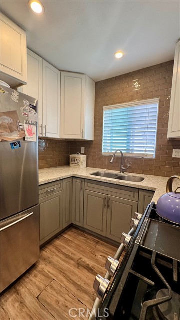 806 E 91st, Los Angeles CA: https://media.crmls.org/medias/4884d97f-5db9-4660-949e-9a4206fdfce8.jpg