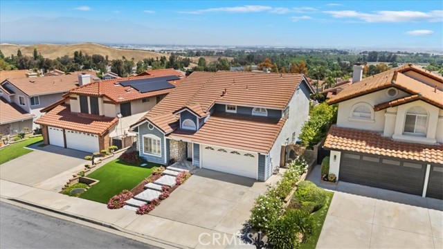 Detail Gallery Image 2 of 41 For 17927 via La Cresta, Chino Hills,  CA 91709 - 4 Beds | 3 Baths