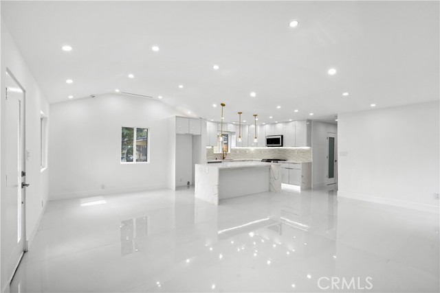 10530 Pinewood Avenue, Tujunga, CA, 91042 10530 Pinewood Avenue, Tujunga, CA, 91042