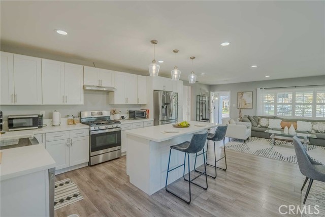 Detail Gallery Image 4 of 21 For 7080 Schroll St, Lakewood,  CA 90713 - 3 Beds | 2 Baths