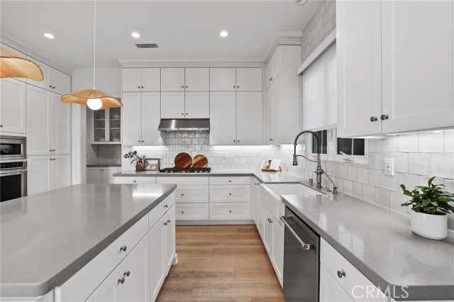 Detail Gallery Image 14 of 73 For 103 Vigna, Irvine,  CA 92602 - 5 Beds | 4/1 Baths