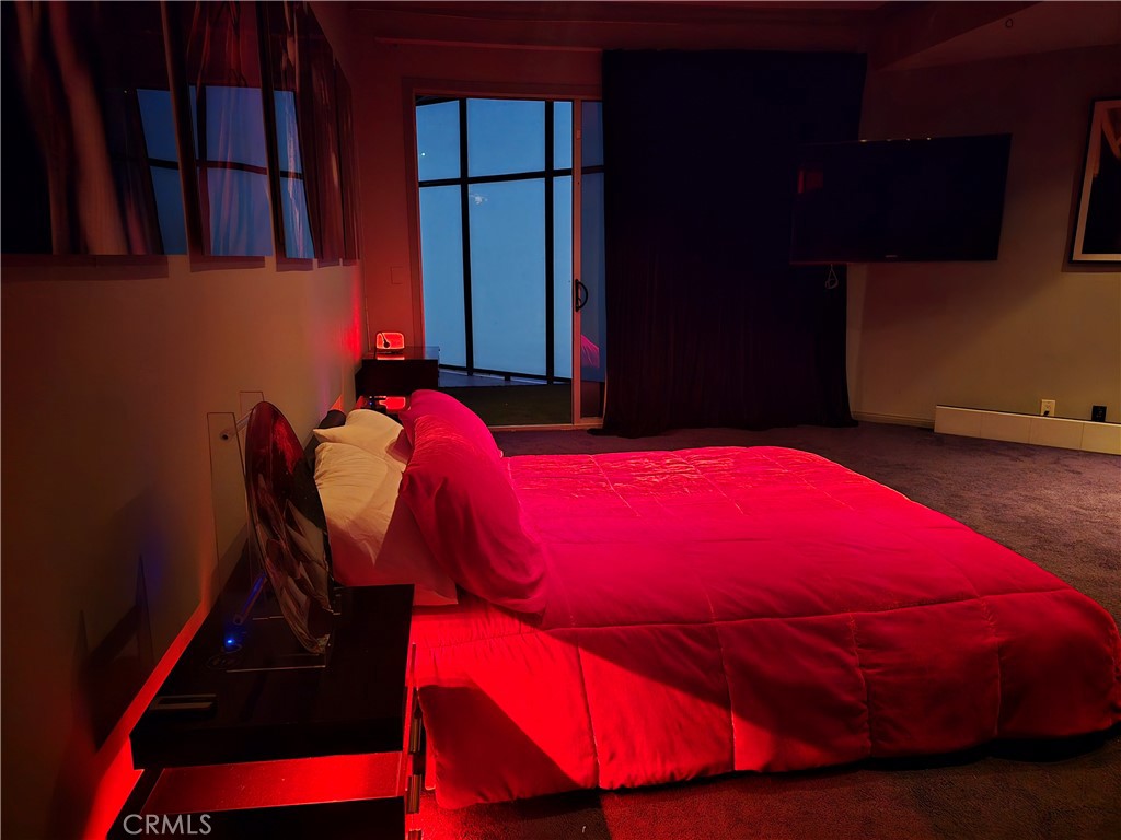 https://media.crmls.org/medias/488833c1-d0af-416c-ada2-b67c0227044c.jpg?preset=X-Large