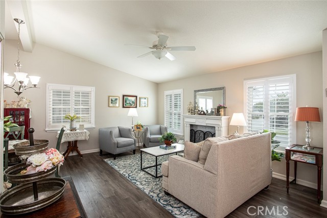 Detail Gallery Image 4 of 38 For 4470 Sapphire Ln, Oceanside,  CA 92056 - 2 Beds | 2 Baths