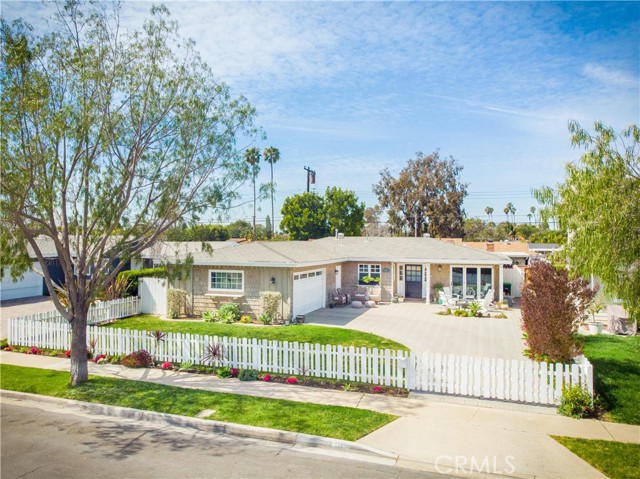 Detail Gallery Image 1 of 53 For 3165 Sicily Ave, Costa Mesa,  CA 92626 - 3 Beds | 2/1 Baths