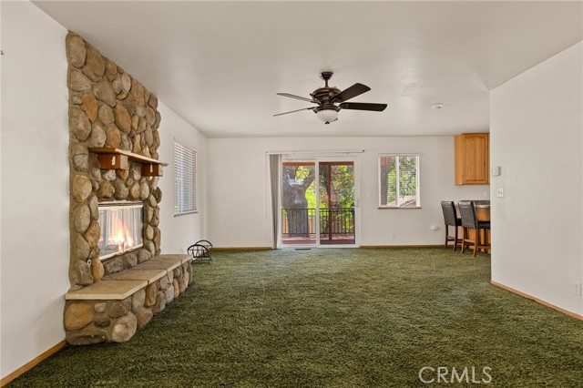 Detail Gallery Image 4 of 29 For 2135 Spring Oak Dr, Running Springs,  CA 92382 - 3 Beds | 2/1 Baths
