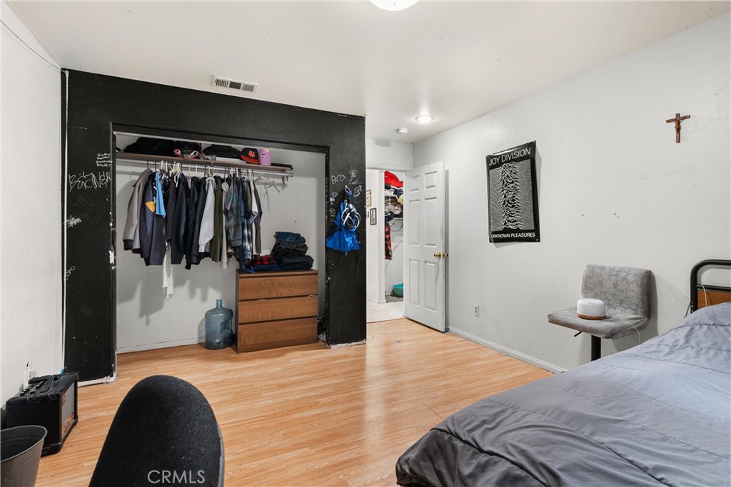 https://media.crmls.org/medias/488c0817-06dc-4069-b2fe-00e98f668b07.jpg?preset=X-Large