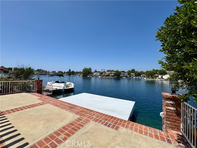 21903 Erie Lane, Lake Forest CA: https://media.crmls.org/medias/488c8fb0-e14e-4fe3-99ef-5494bec55e38.jpg
