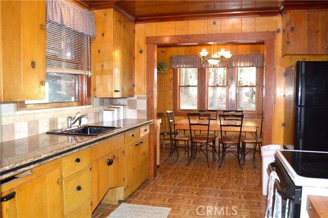Detail Gallery Image 8 of 33 For 26156 Long Barn Rd, Long Barn,  CA 95335 - 5 Beds | 1/1 Baths