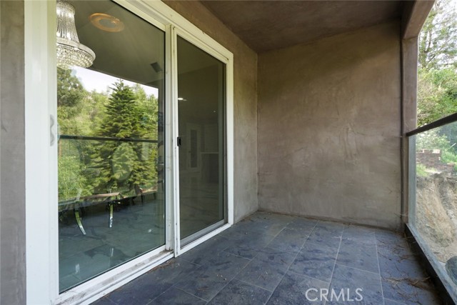 Detail Gallery Image 9 of 17 For 2364 Las Palomas, La Habra Heights,  CA 90631 - 4 Beds | 3/1 Baths