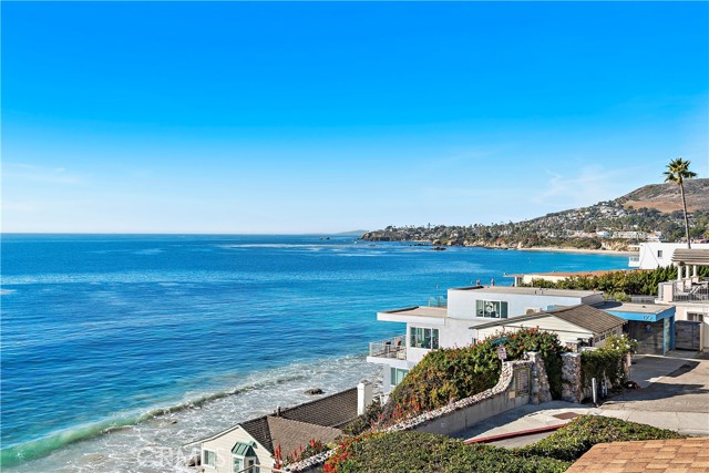 137 Cleo Street, Laguna Beach CA: https://media.crmls.org/medias/488ddb4b-b729-44f2-bd0c-5fe4458d9e5a.jpg