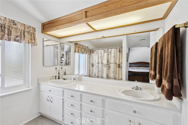1251 Shakespeare Drive, Riverside CA: https://media.crmls.org/medias/488decb8-bea5-4e5d-af92-0bdbd712dddc.jpg