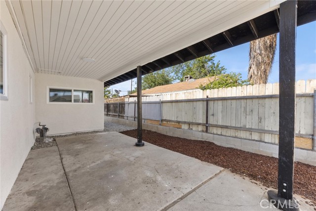 326 Water Street, Bakersfield CA: https://media.crmls.org/medias/488e2332-ec3c-4ee6-a28b-49d8273b3b5a.jpg