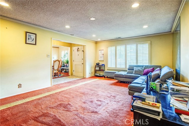 Detail Gallery Image 9 of 27 For 9117 Florence Ave #102,  Downey,  CA 90240 - 3 Beds | 2/1 Baths